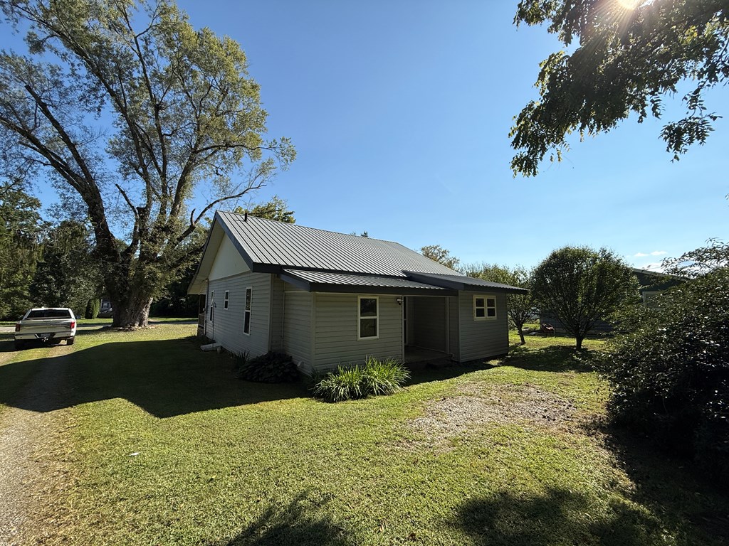 425006 Andrews Residential