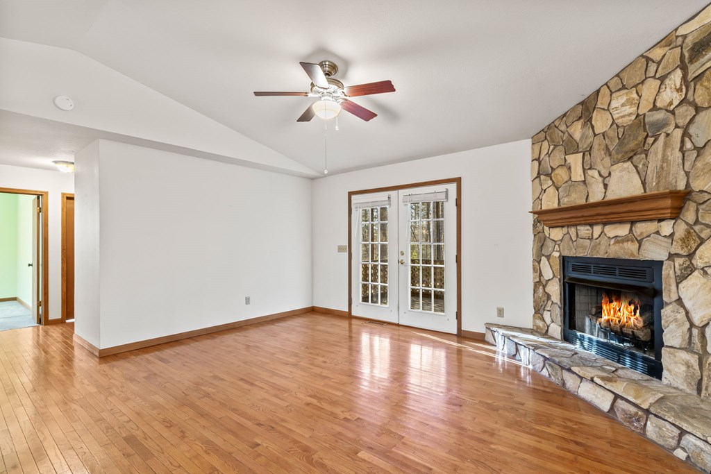 425011 Murphy Residential