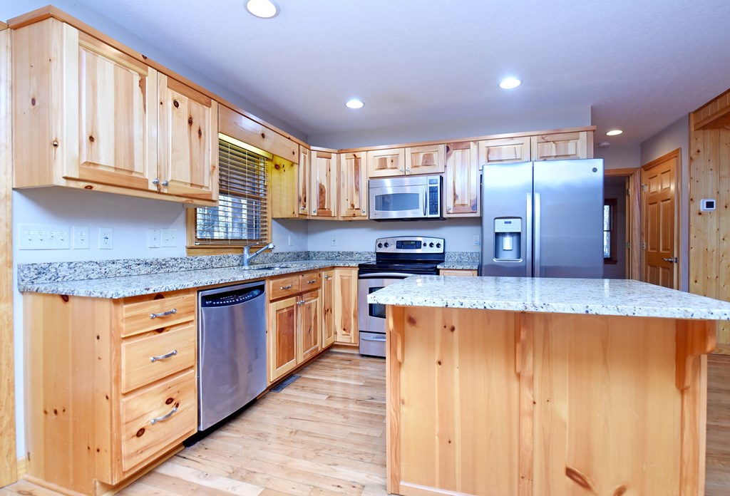 425025 Ellijay Residential