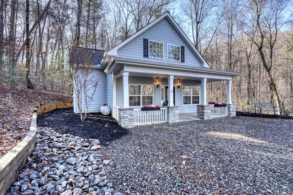 425029 Young Harris Residential