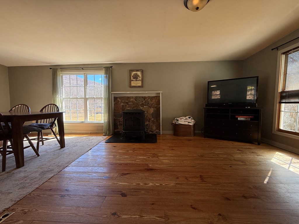 425033 Hiawassee Residential