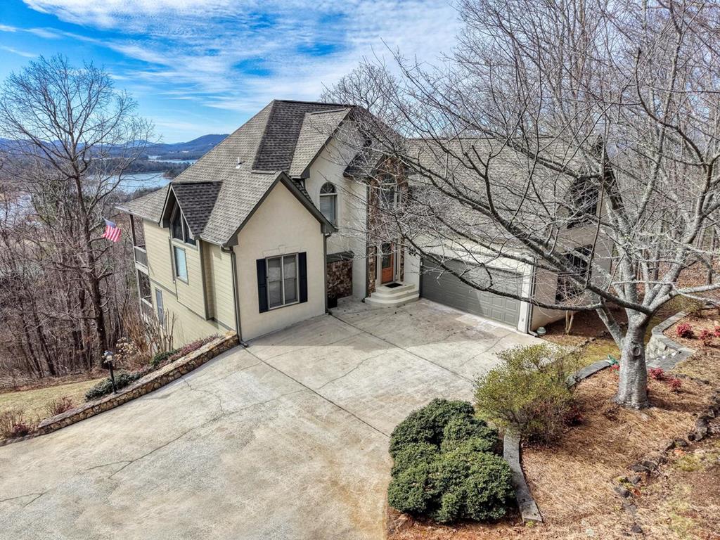 425037 Hayesville 
