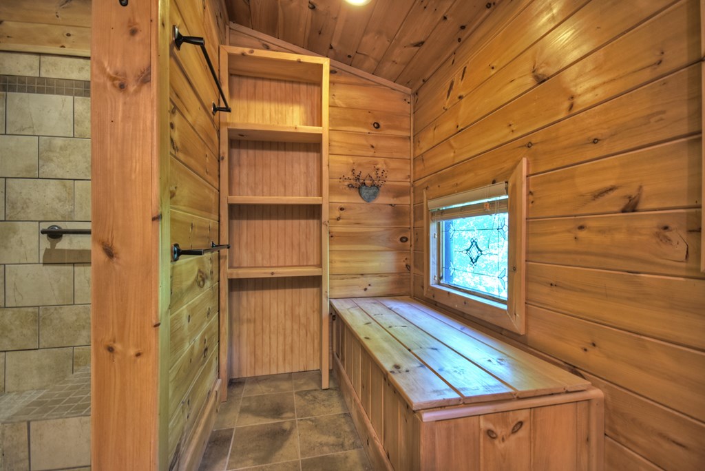 425050 Blue Ridge Residential