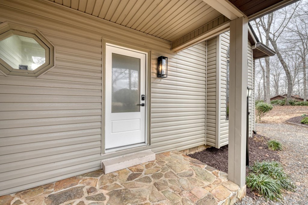 425066 Young Harris Residential