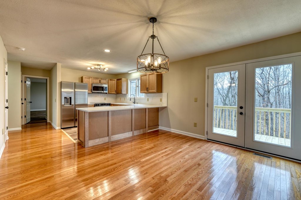 425066 Young Harris Residential