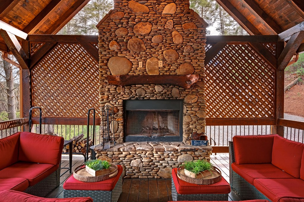 425068 Blue Ridge Residential