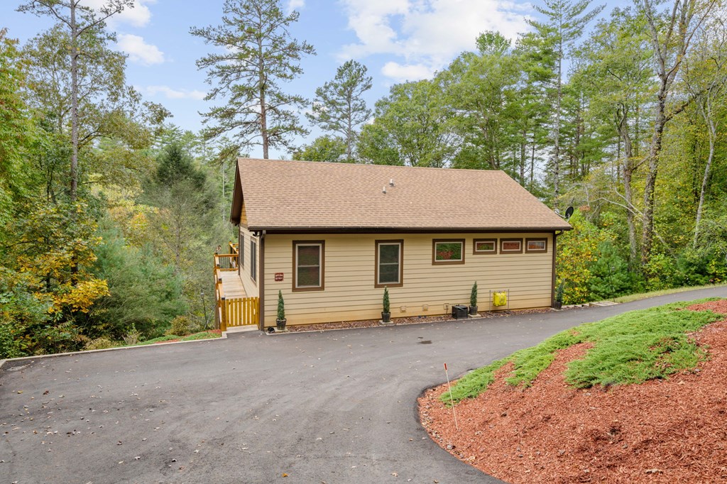 425079 Blue Ridge Residential