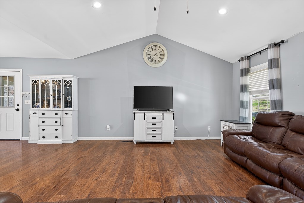 425087 Calhoun Residential