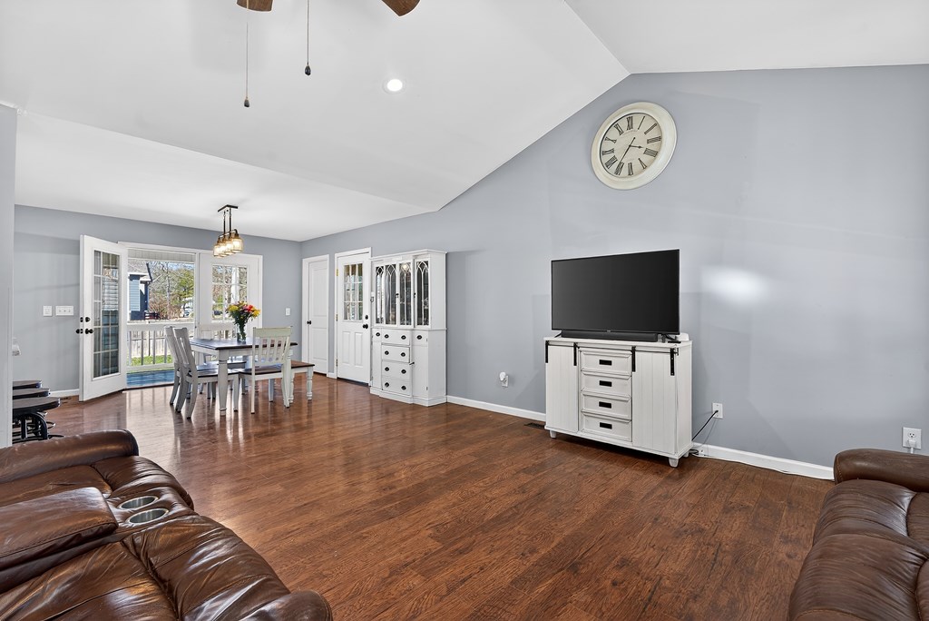 425087 Calhoun Residential