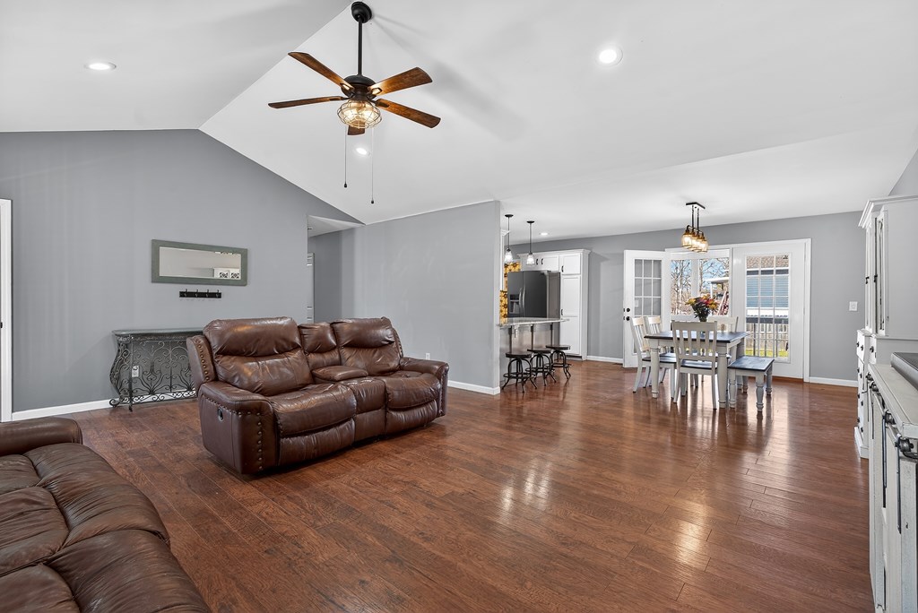 425087 Calhoun Residential