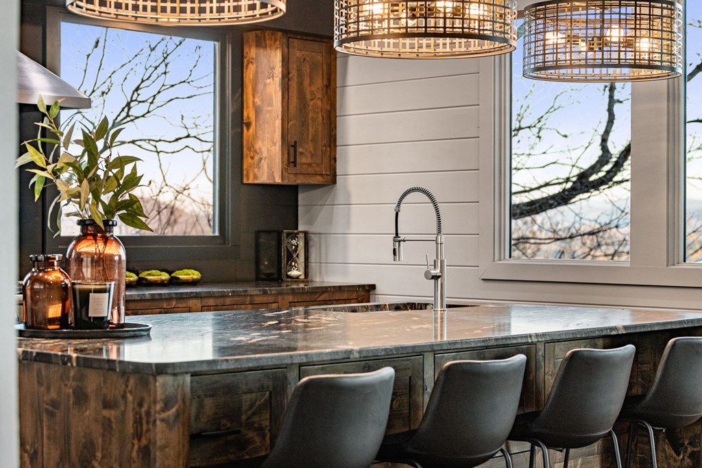 425113 Morganton Residential