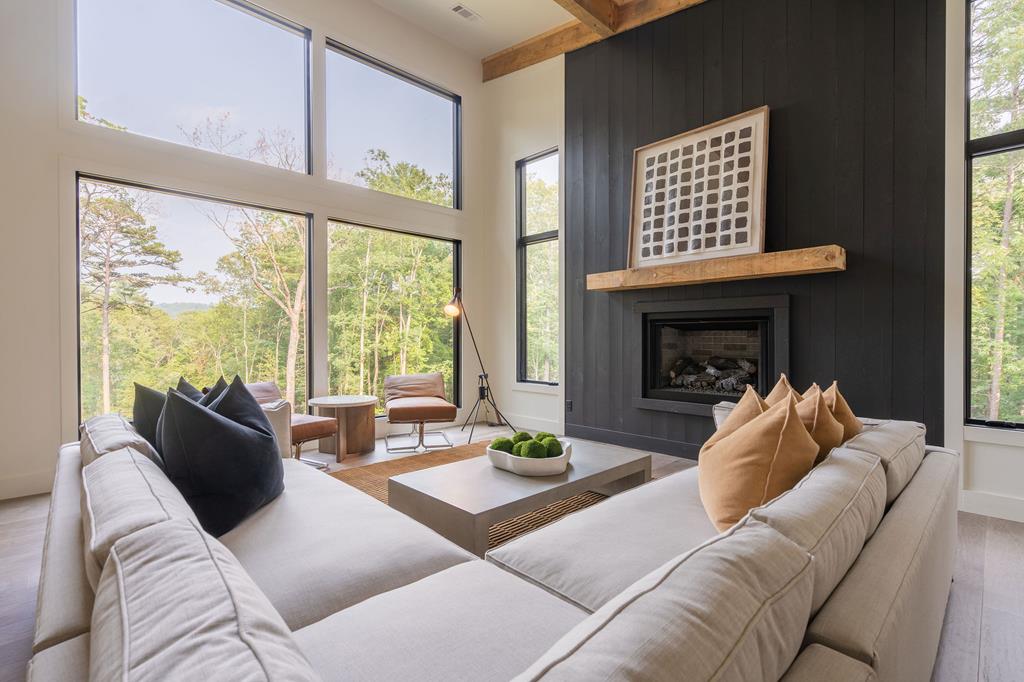 425116 Blue Ridge Residential