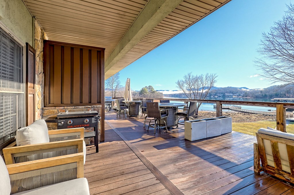 425117 Young Harris Condominium