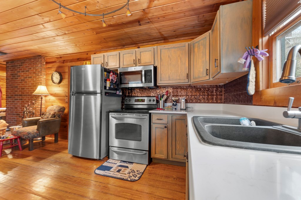 425120 Otto Residential