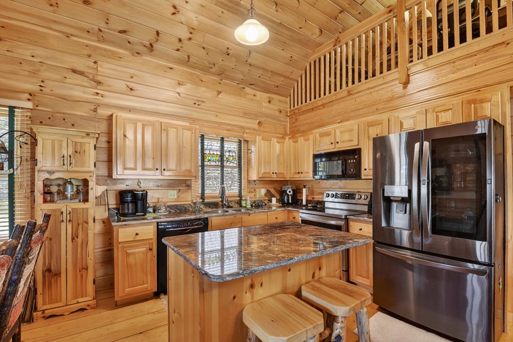 425127 Ellijay Residential