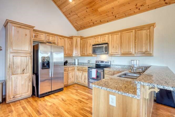 425131 Young Harris Residential