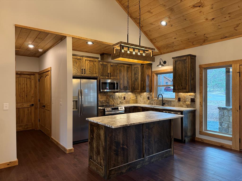 425136 Ellijay Residential