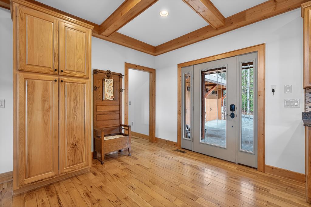 425142 Dahlonega Residential