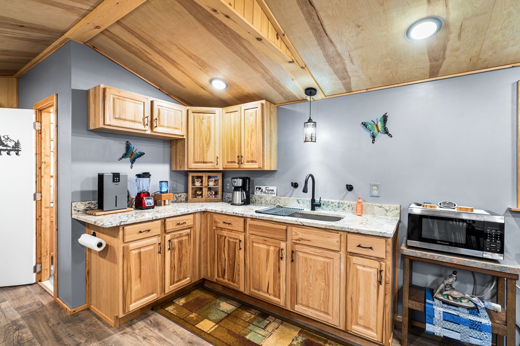 425145 Hayesville Residential