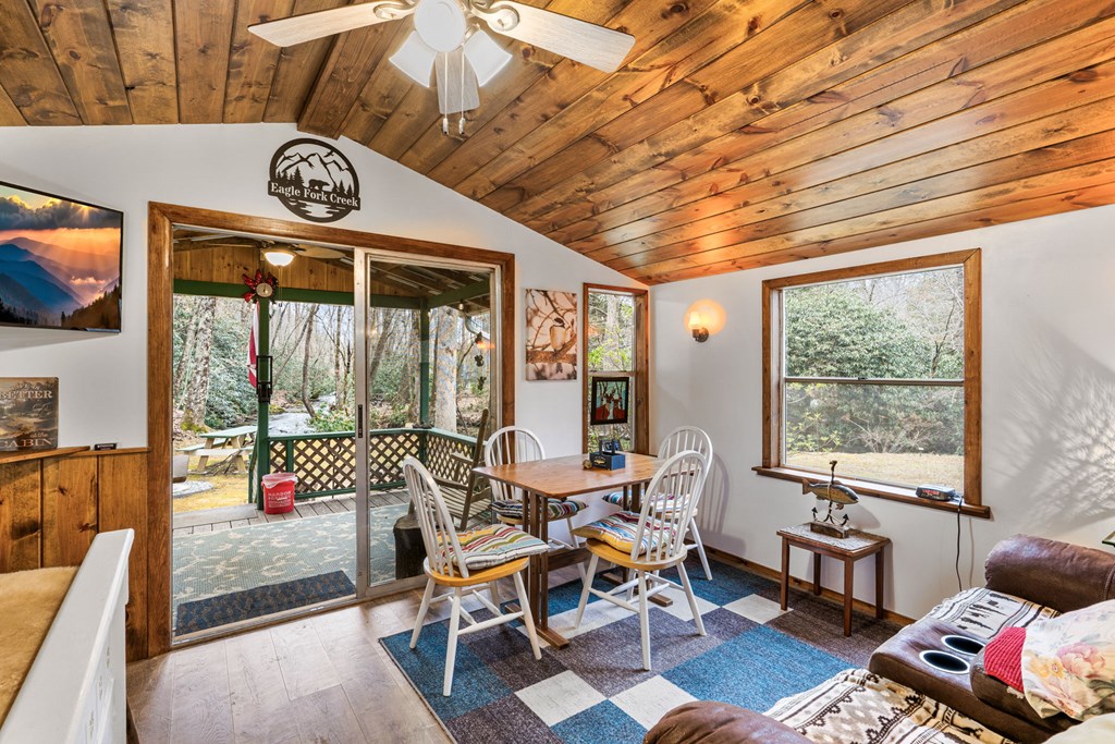 425145 Hayesville Residential