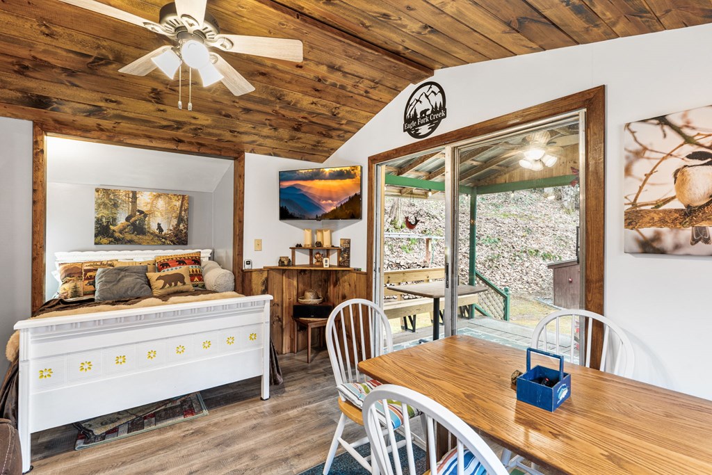 425145 Hayesville Residential