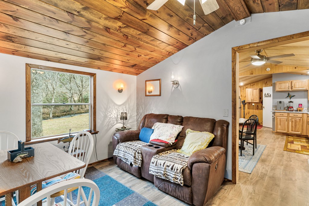 425145 Hayesville Residential