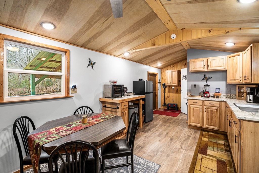 425145 Hayesville Residential