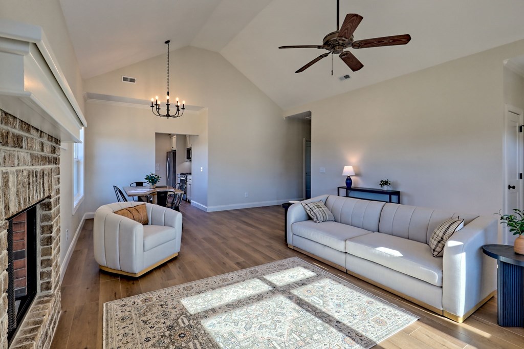 425173 Young Harris Residential