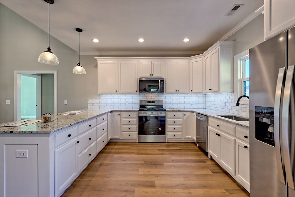 425175 Young Harris Residential