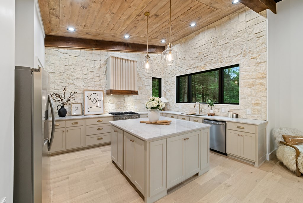 425178 Cherry Log Residential