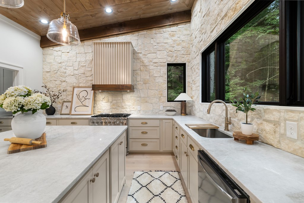 425178 Cherry Log Residential