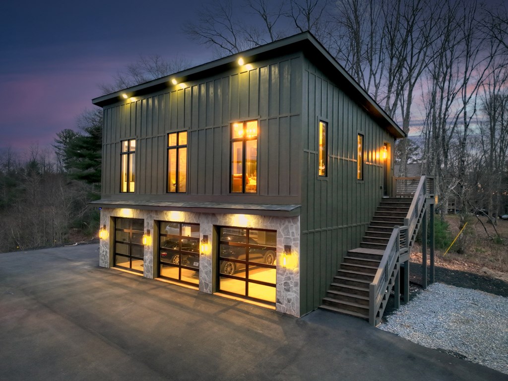 425196 Mineral Bluff Residential