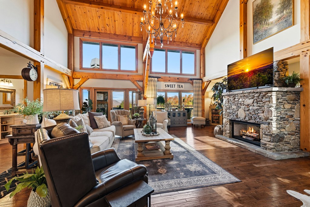 425203 Hiawassee Residential