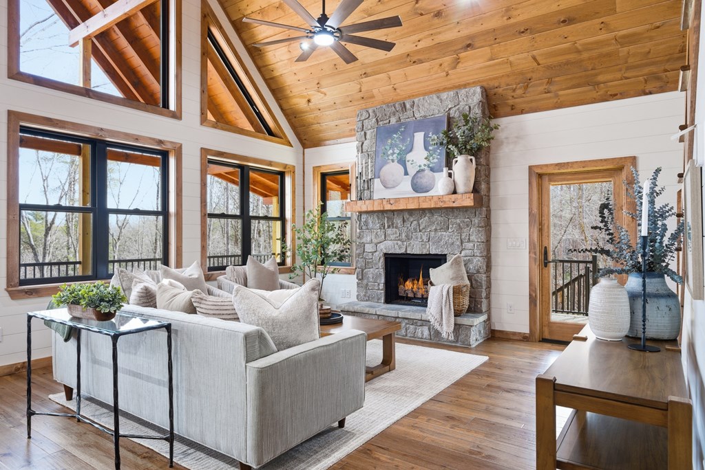 425208 Blue Ridge Residential