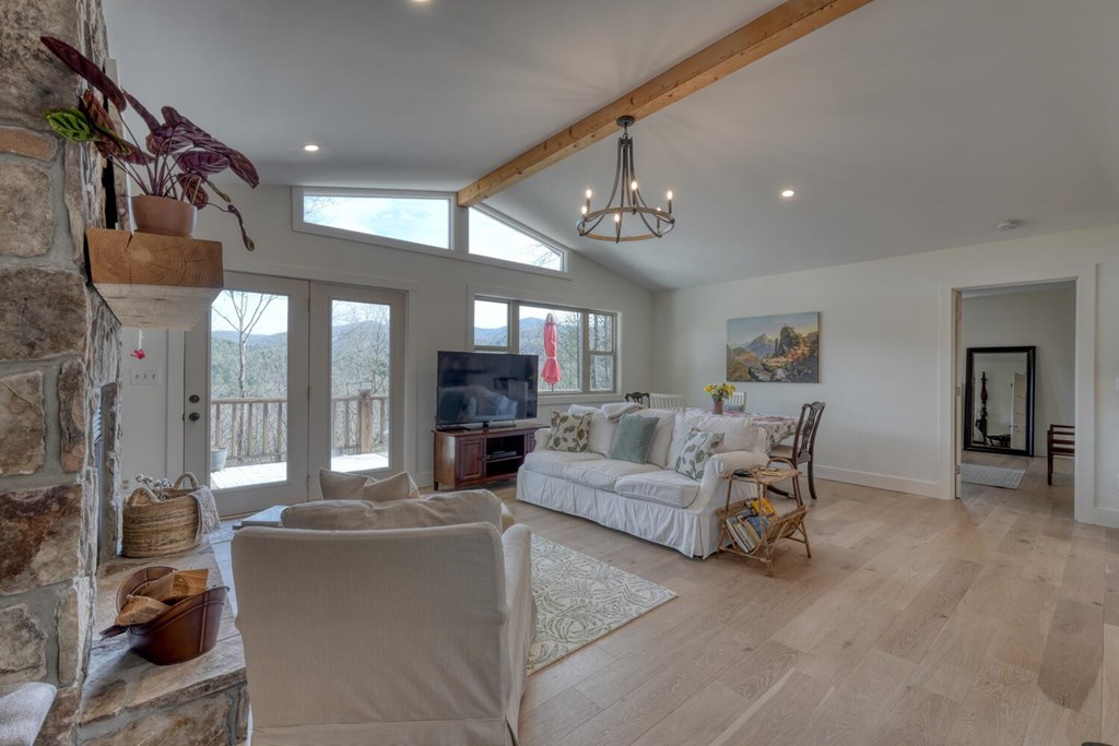 425209 Hiawassee Residential