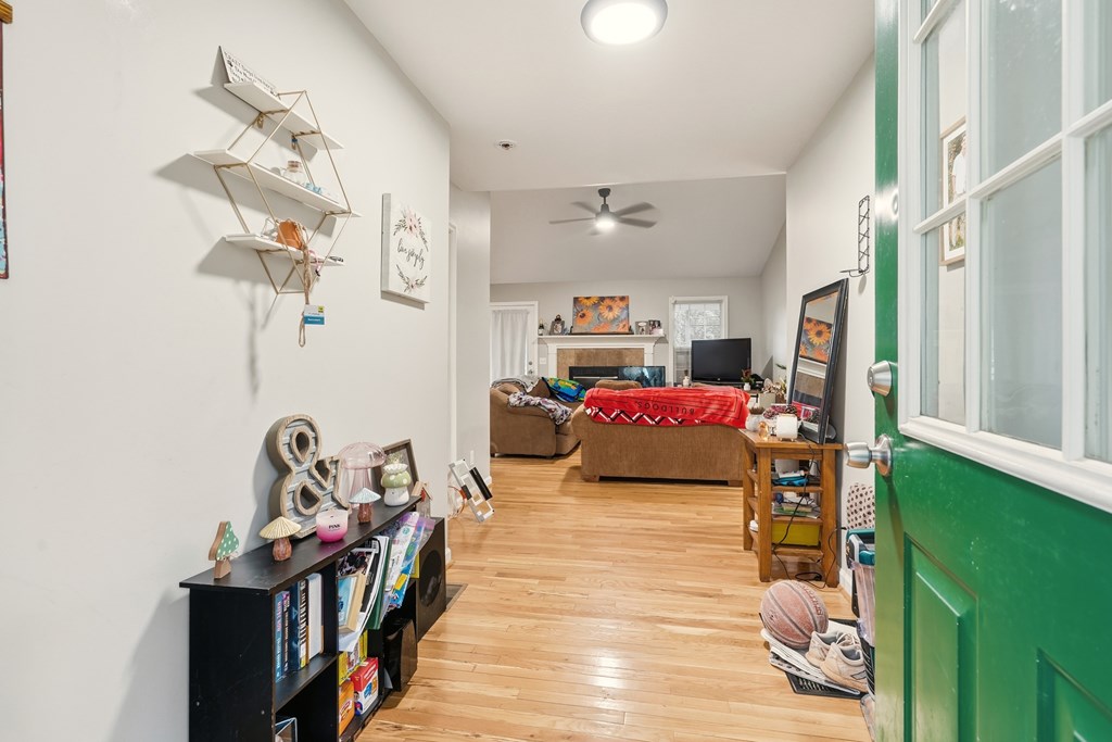 425215 Young Harris Residential