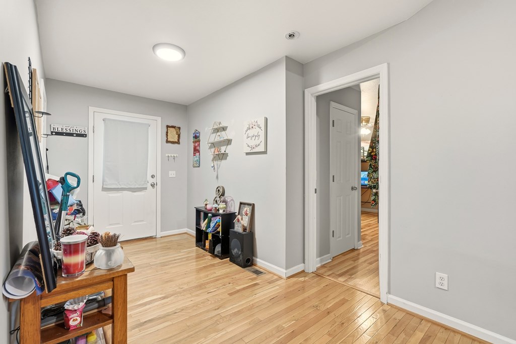 425215 Young Harris Residential