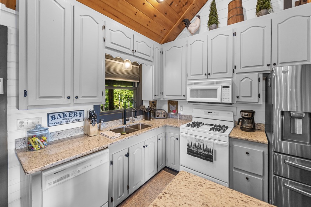 425224 Blue Ridge Residential