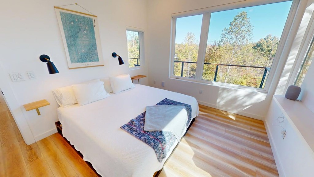 425225 Young Harris Residential