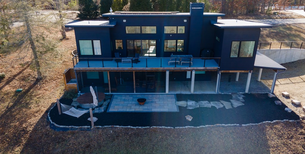 425225 Young Harris Residential