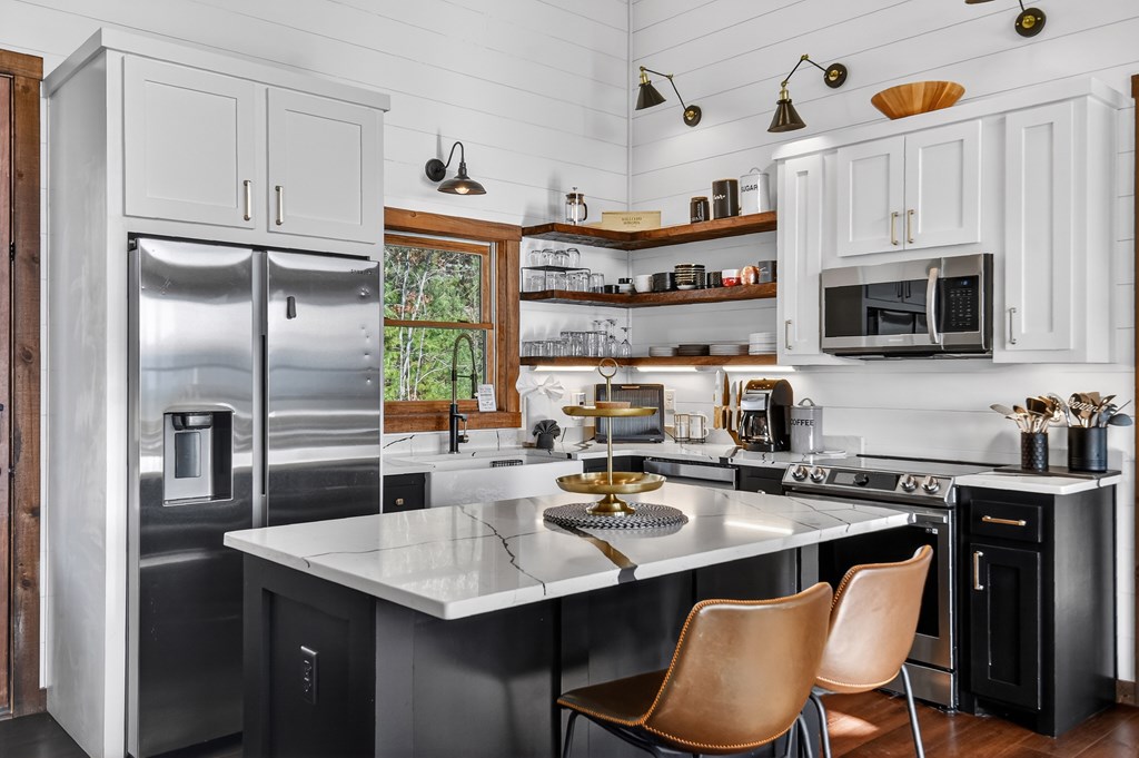 425227 Mineral Bluff Residential