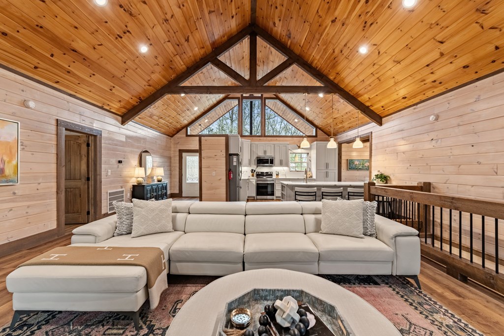 425229 Mineral Bluff Residential