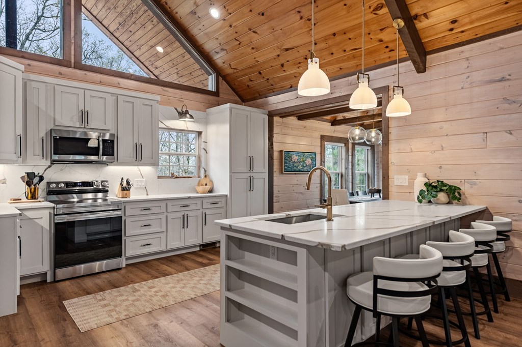 425229 Mineral Bluff Residential