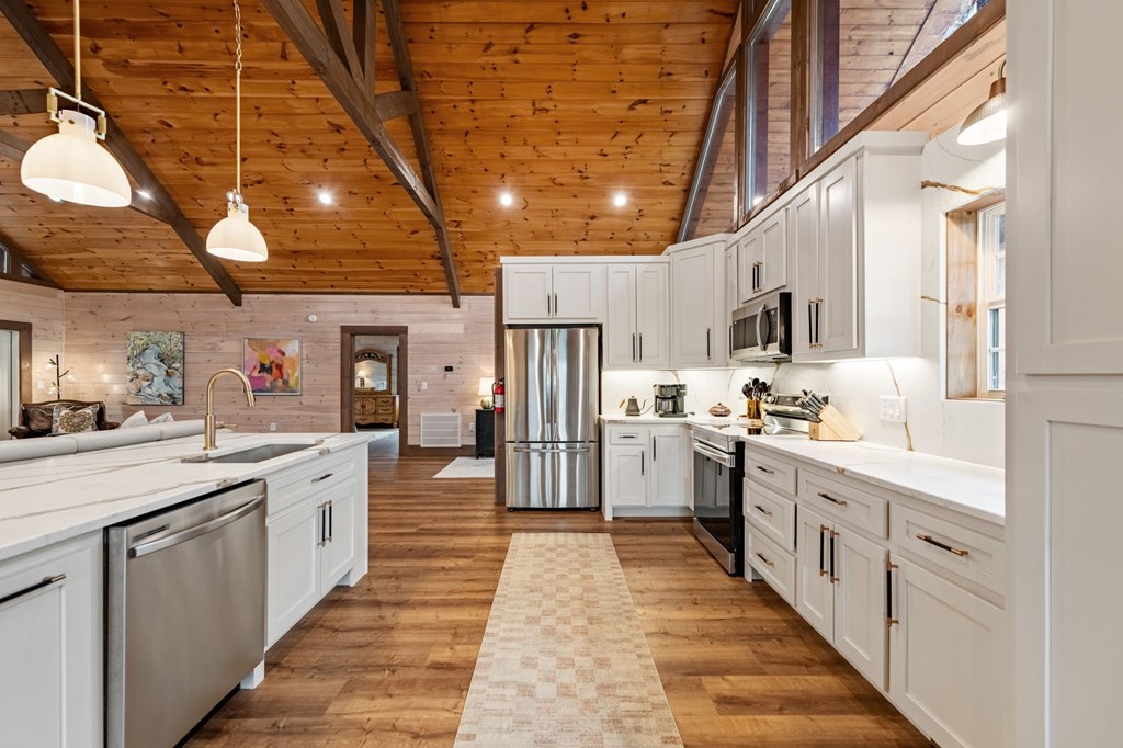 425229 Mineral Bluff Residential