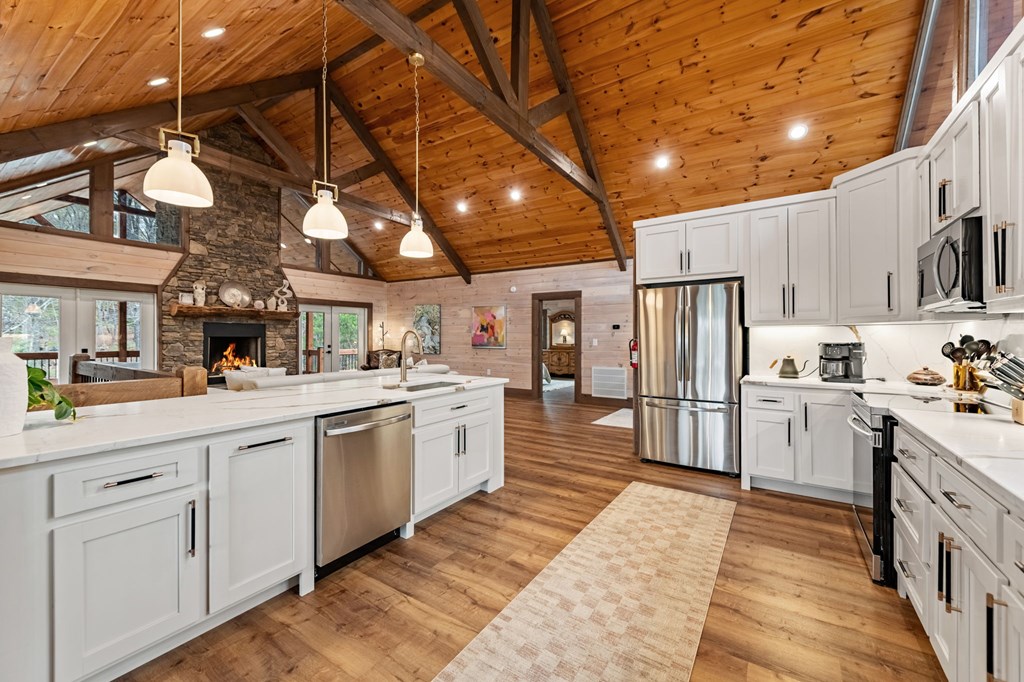 425229 Mineral Bluff Residential