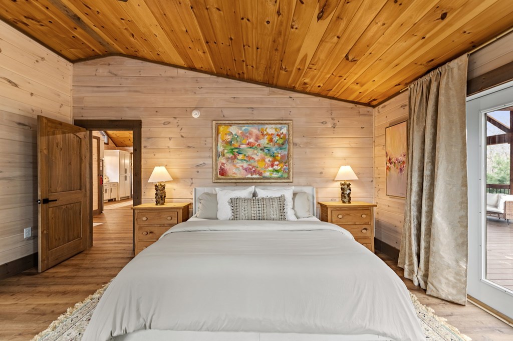 425229 Mineral Bluff Residential