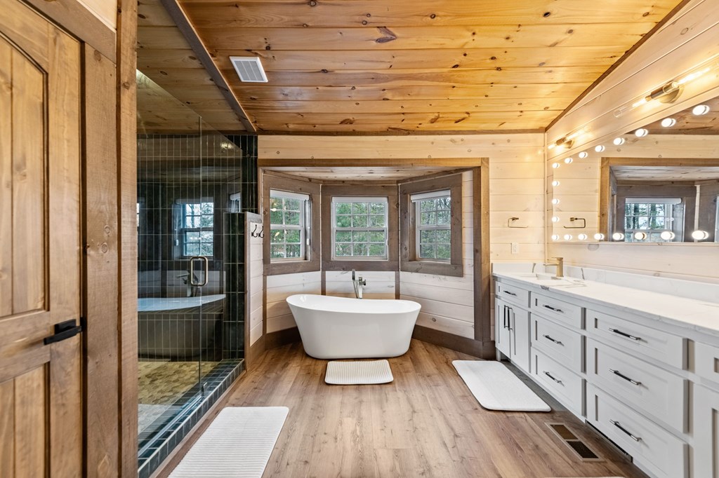 425229 Mineral Bluff Residential