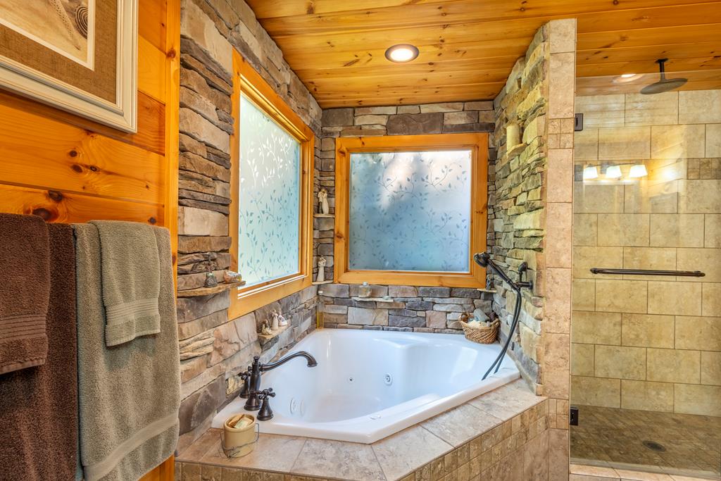 425231 Morganton Residential