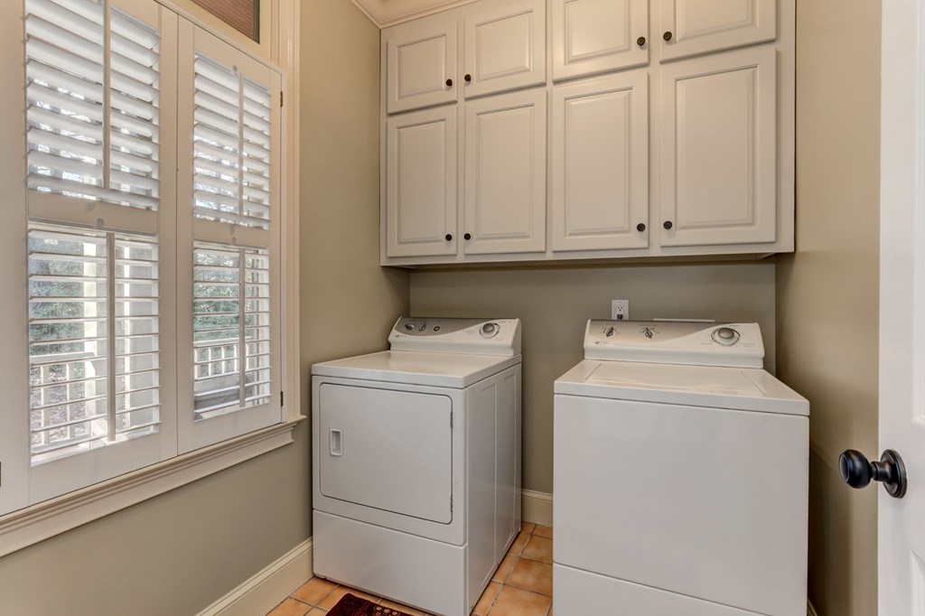 425241 Jasper Residential