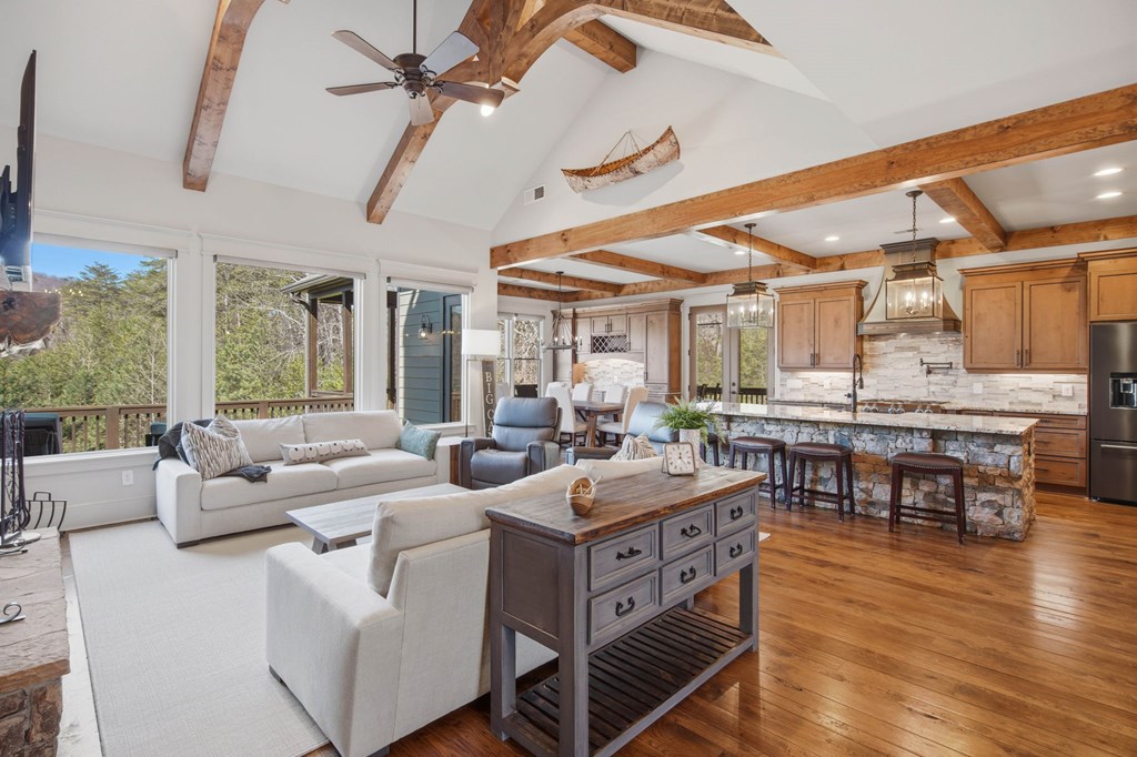 425247 Big Canoe Residential